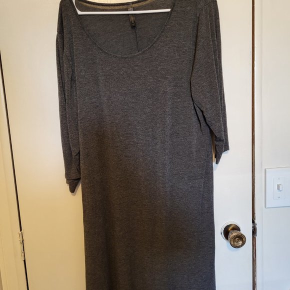 Viv Collection grey knit tunic w/ 3/4 sleeves - Picture 2 of 5